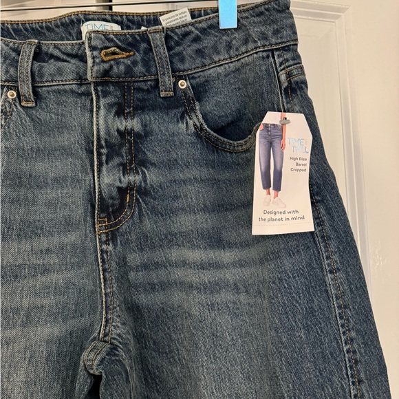 High Rise Barrel Cropped Jeans - Picture 2 of 8